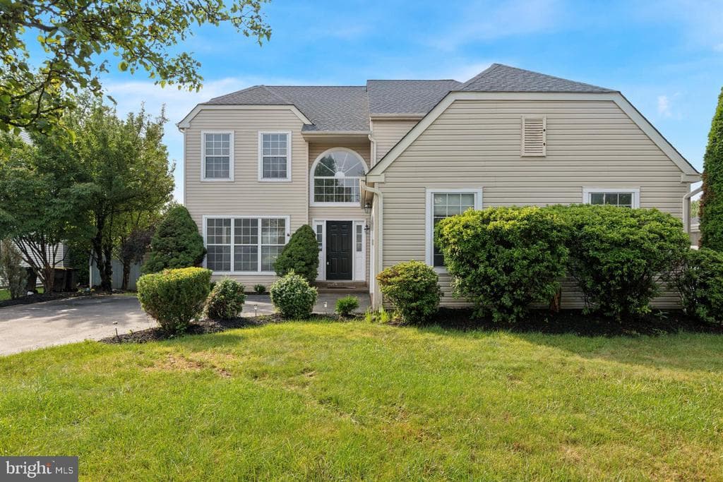 105 Preston Drive photo 1