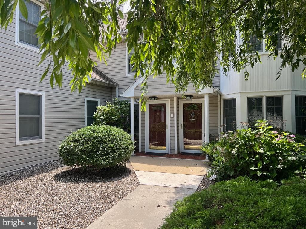 3225 Garfield Avenue photo 1
