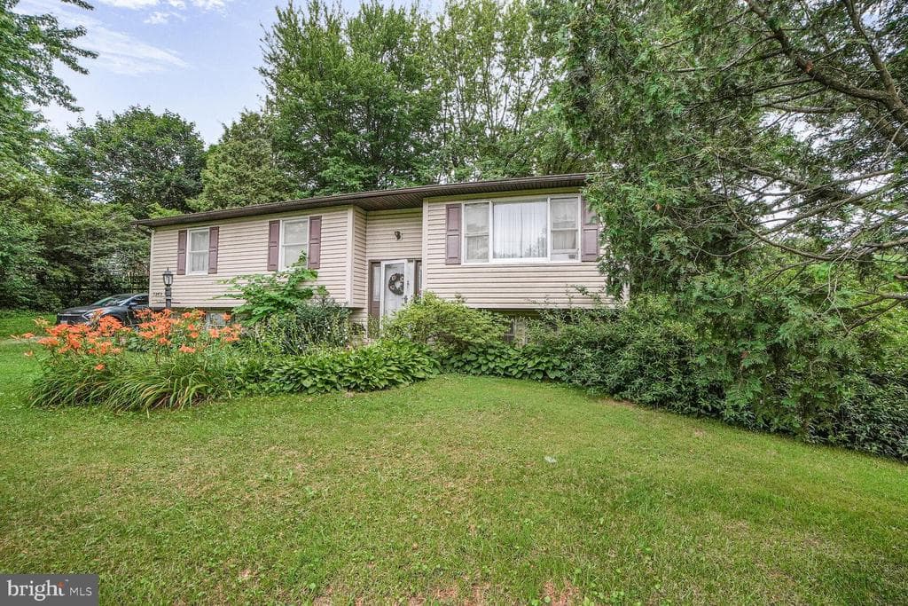 3263 Hawks Hill Road photo 1