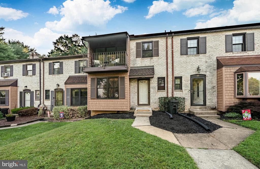 20 Bishop Drive photo 1
