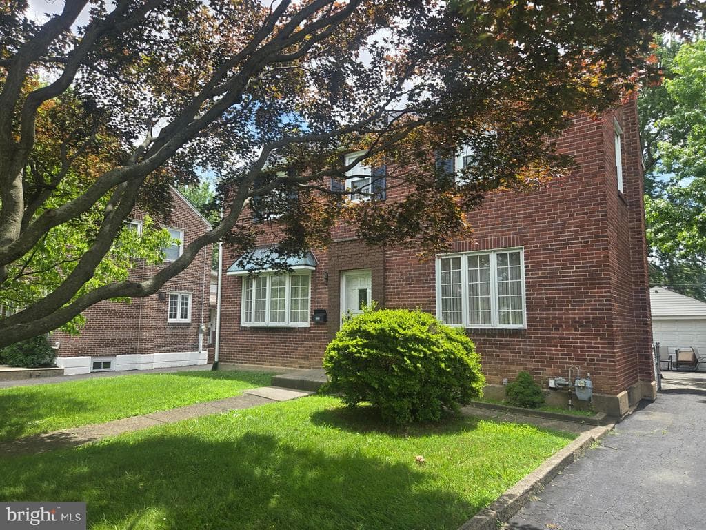 444 Laurel Avenue photo 1