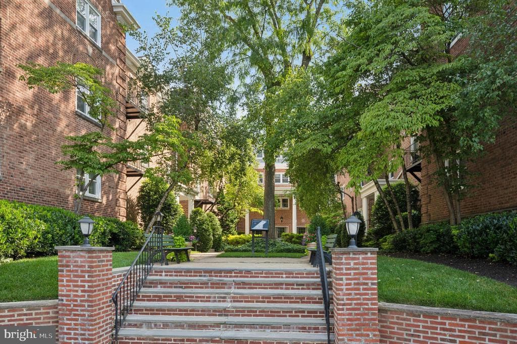 237 W Montgomery Ave #1q photo 1