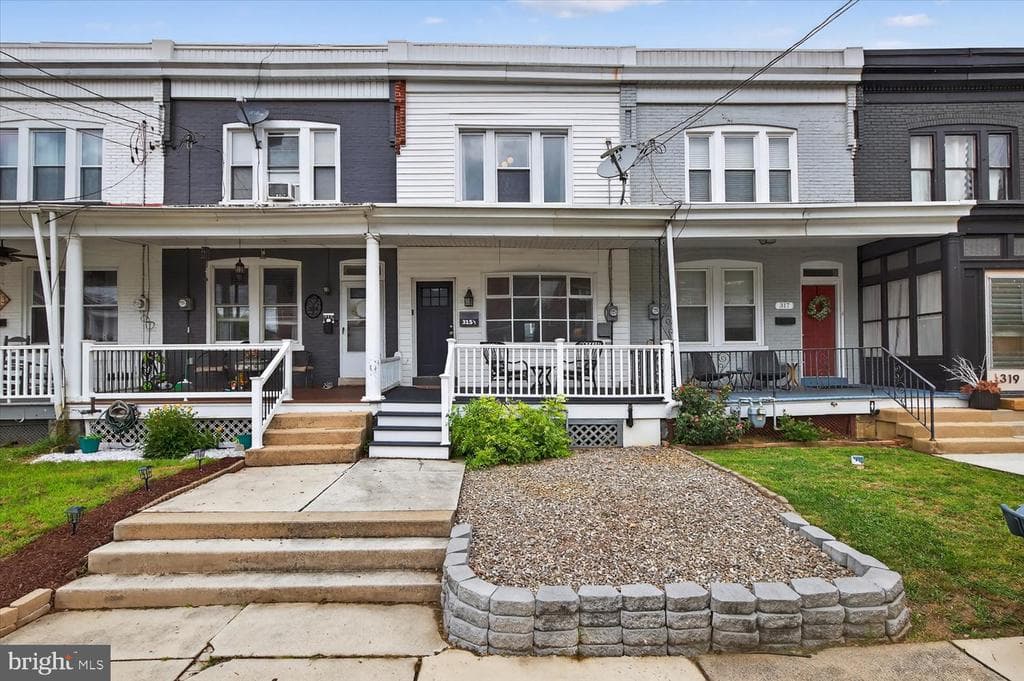 315 1/2 E Ross Street photo 1