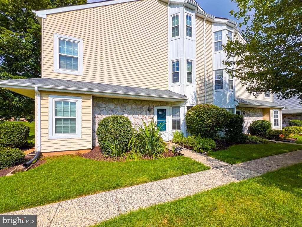 9015 Hopkins Court photo 1