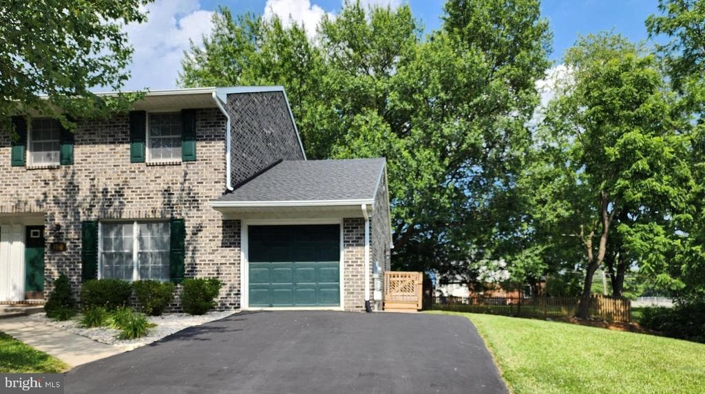 1160 Fairchild Avenue photo 1