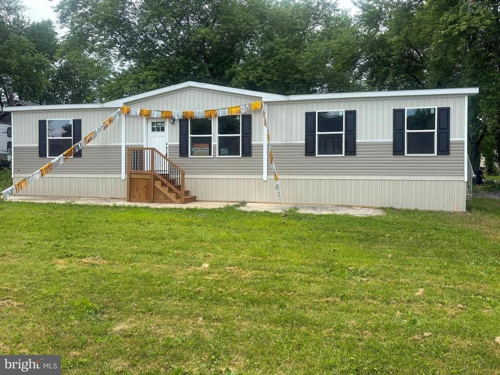 254 Walnut Street photo 1
