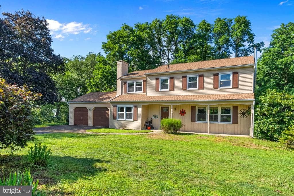 844 Meadowview Road photo 1