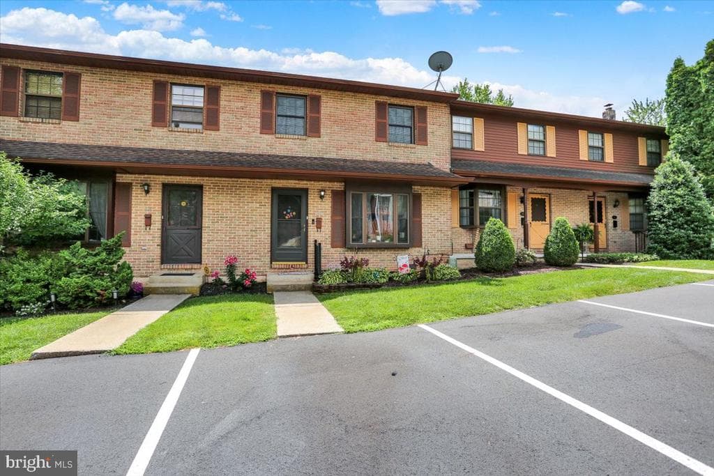 118 Village Drive photo 1