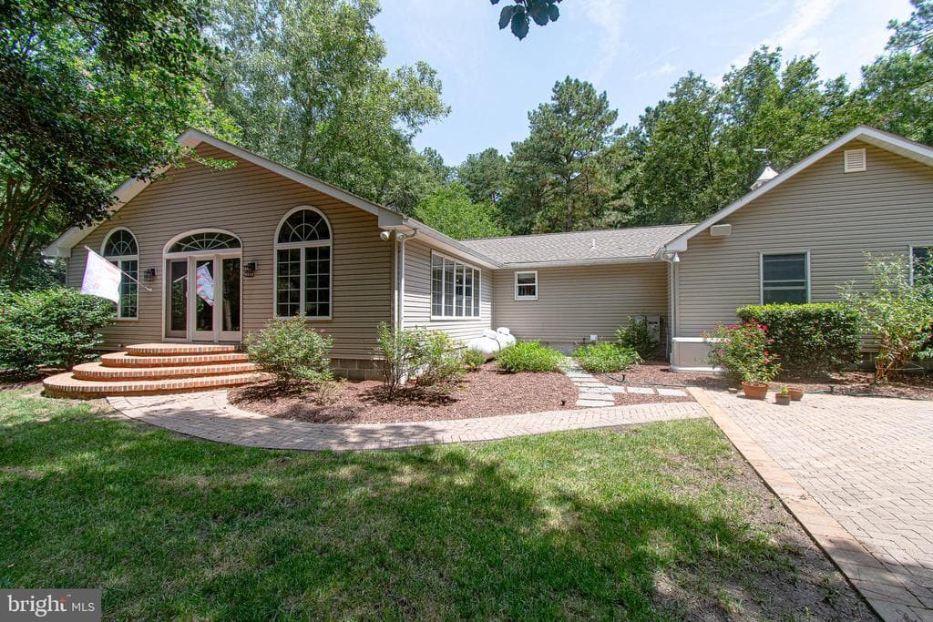 6074 Newton Road photo 1