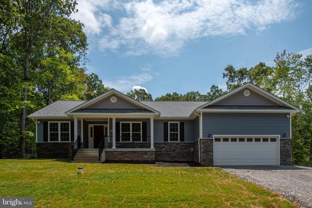 5208 Wyndemere Circle photo 1