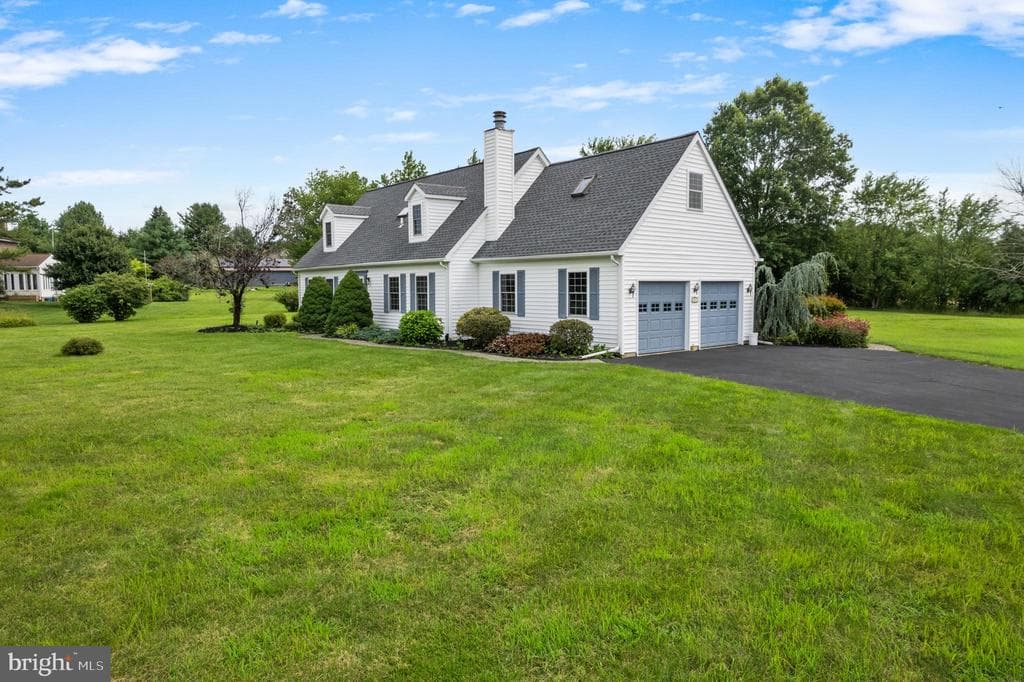 2453 Hieter Road photo 1
