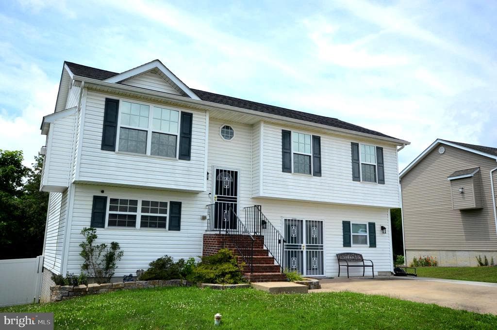 95 Buchanan Lane photo 1