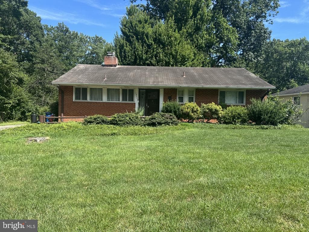 10225 Farnham Drive photo 1
