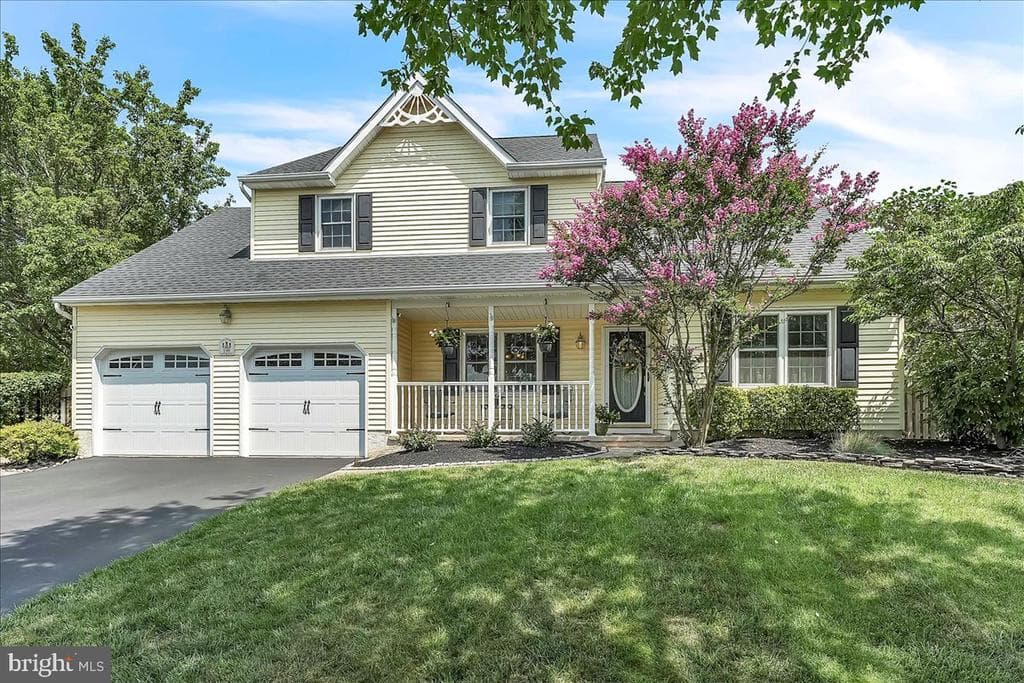 198 Greenbriar Lane photo 1