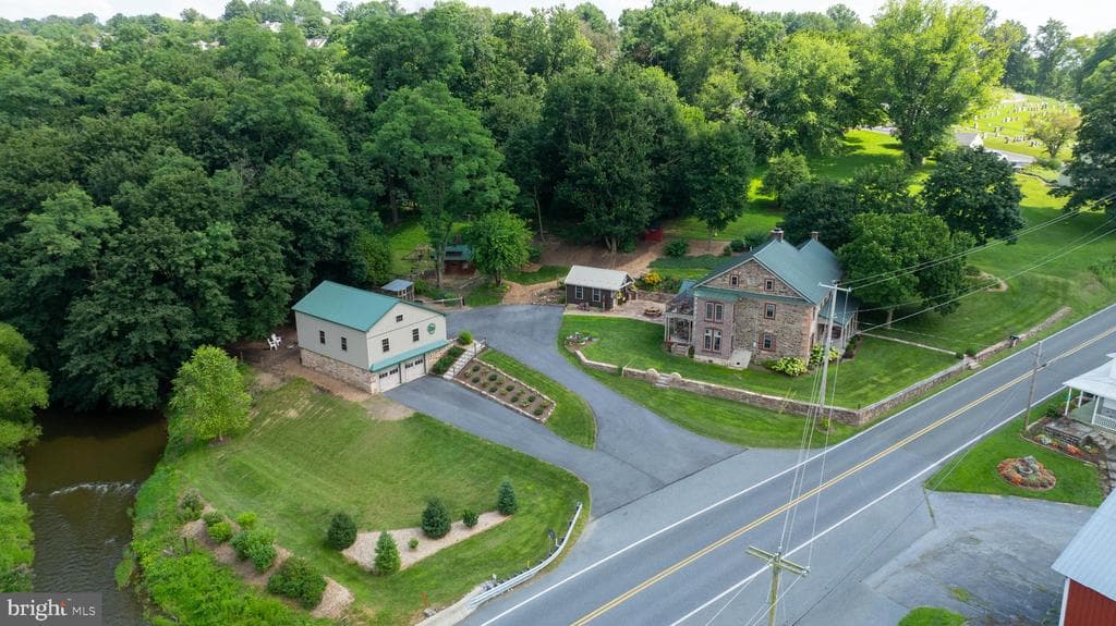 335 N Clay Road photo 1