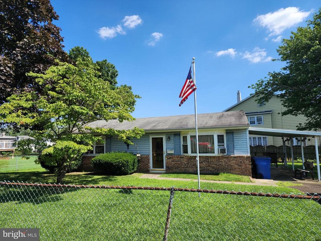 2209 Dungan Avenue photo 1