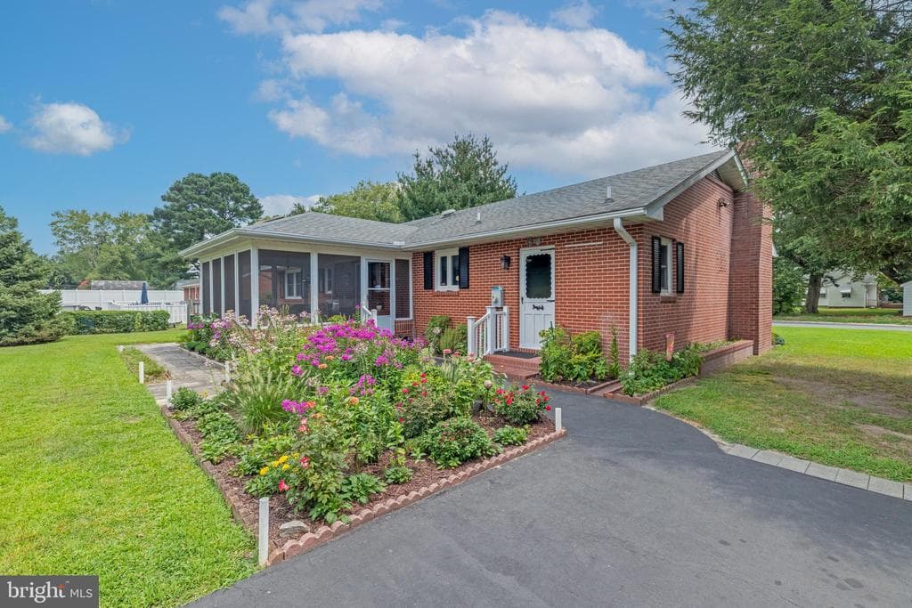 102 Aydelotte Road photo 1