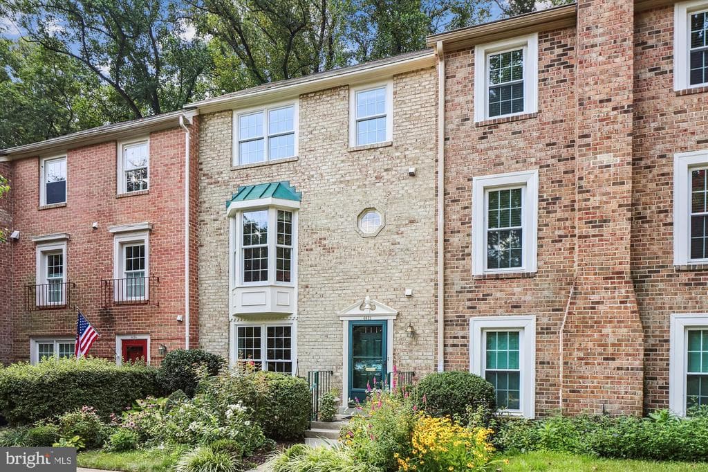 4622 Briar Patch Court photo 1