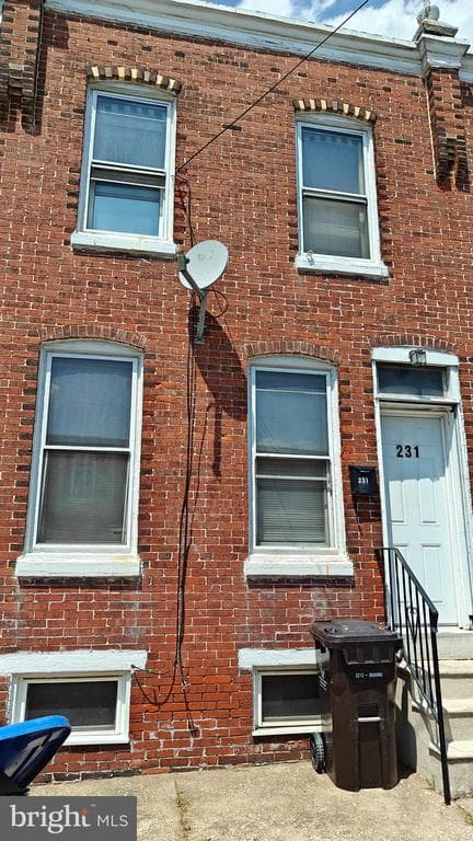 231 W Spruce Street photo 1