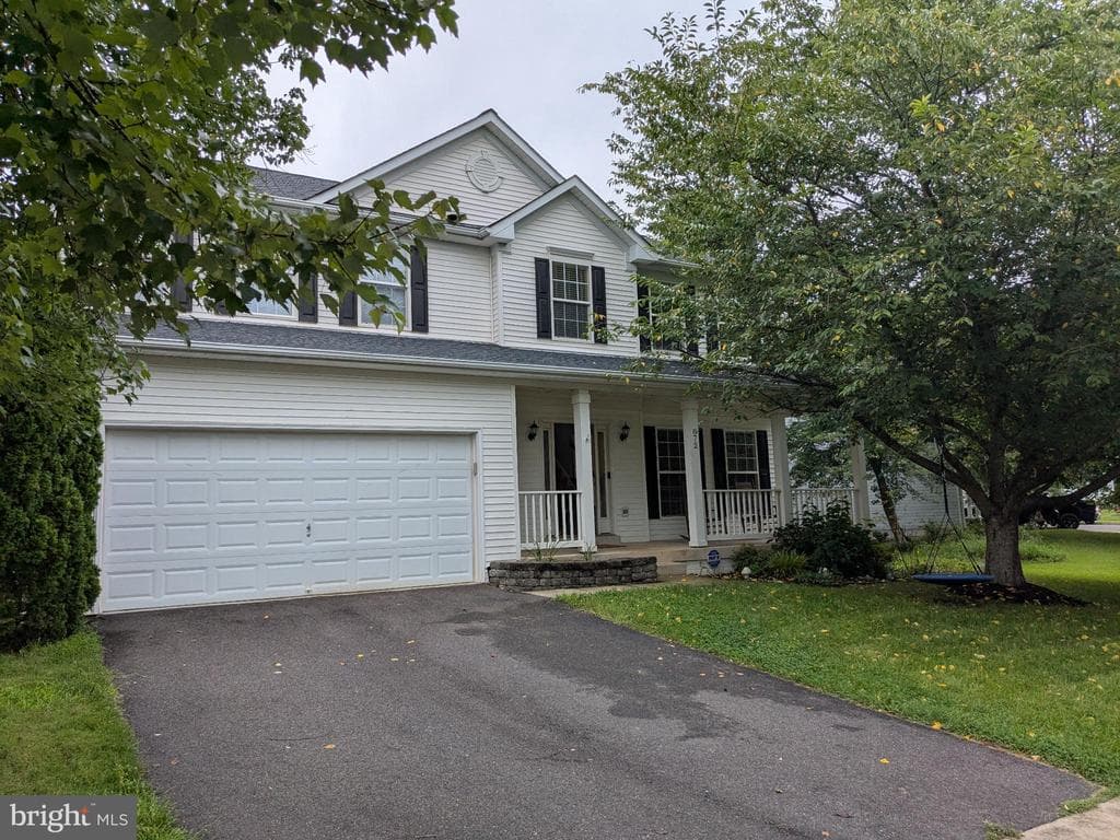 872 Woodcrest Loop photo 1