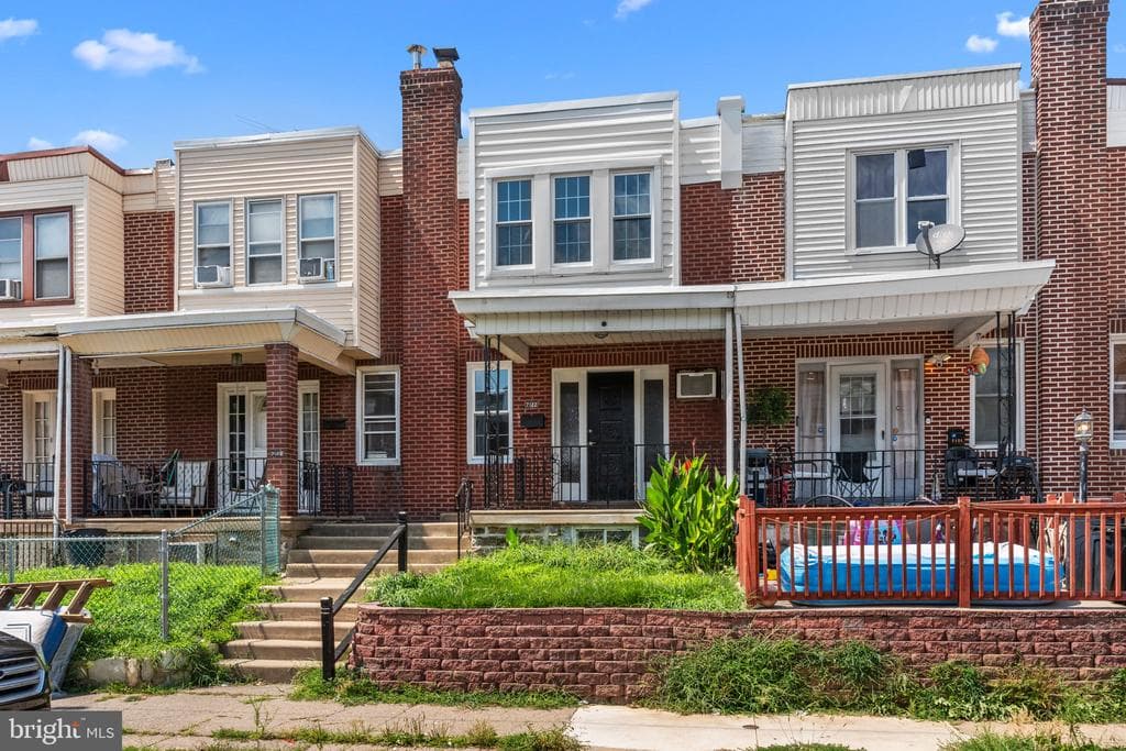 7122 Gillespie Street photo 1