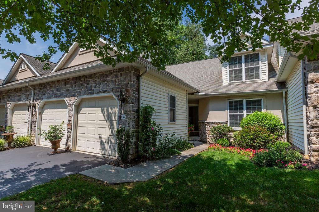 1861 Serene Way photo 1