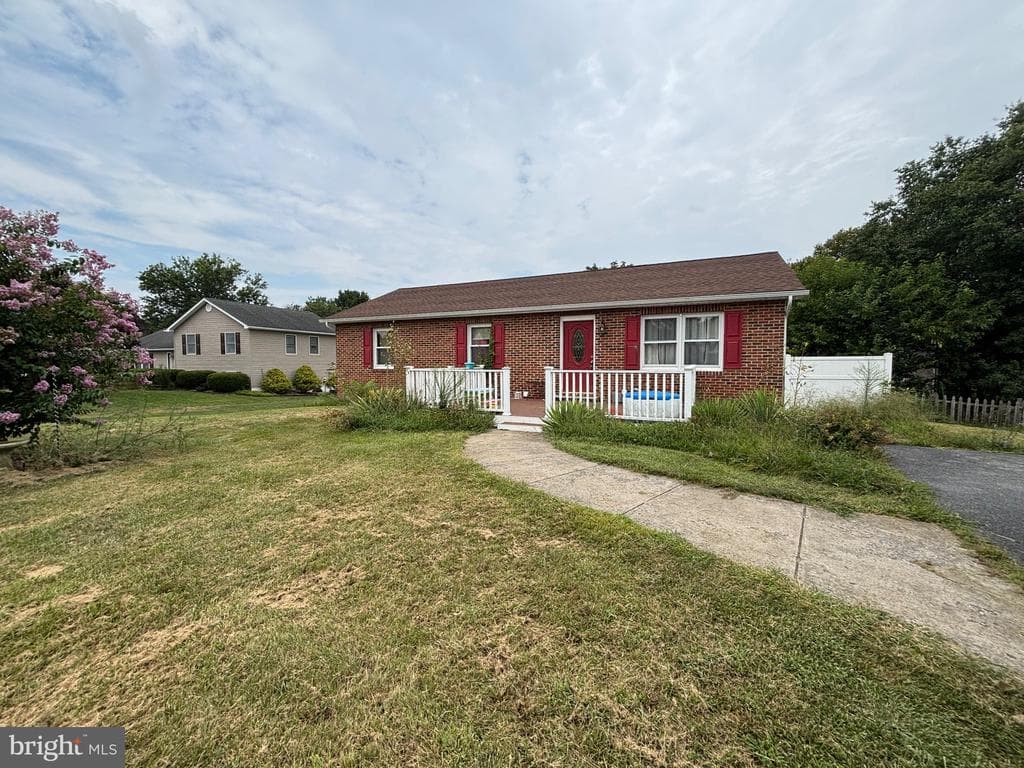 306 Tanager Drive photo 1