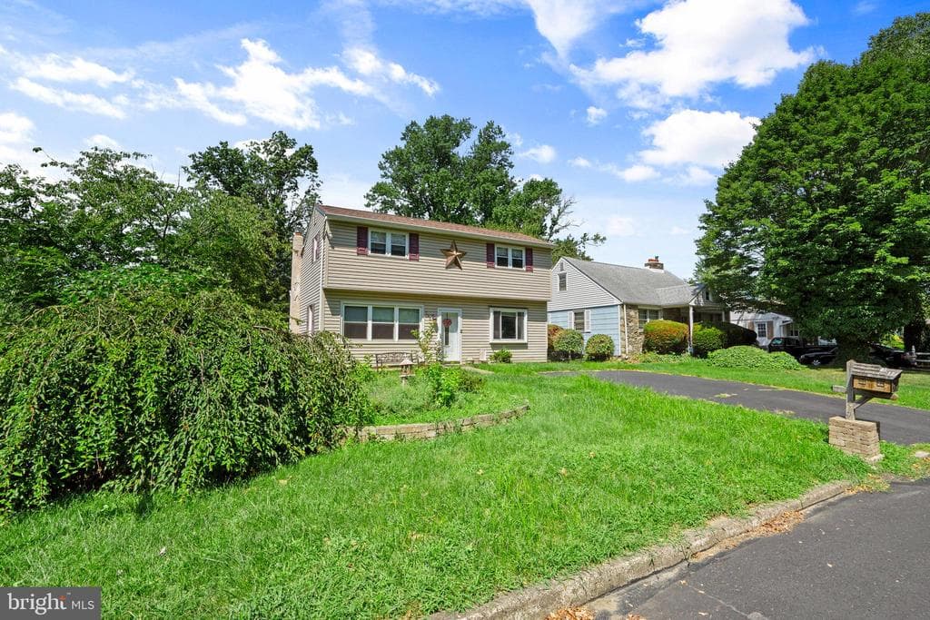592 Claymont Avenue photo 1