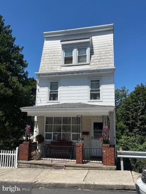 212 Spruce Street photo 1