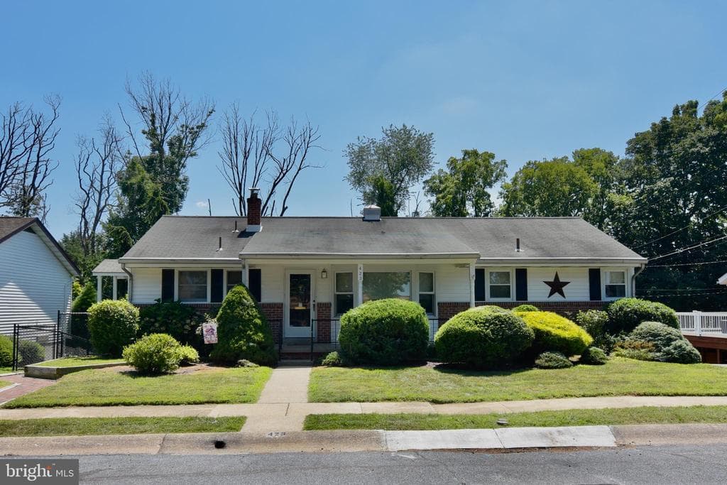 423 Holland Street photo 1