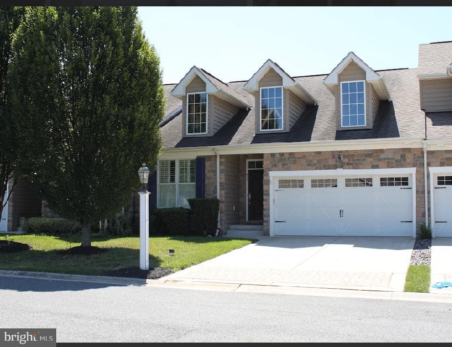 517 Silver Charm Court photo 1