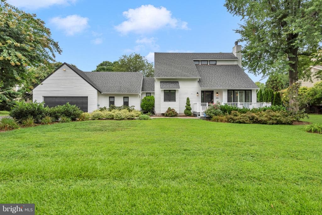 206 Columbia Lane photo 1