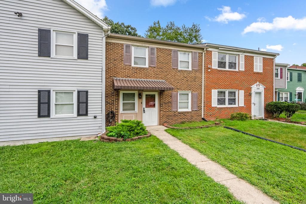 12528 Woodstock Drive E photo 1