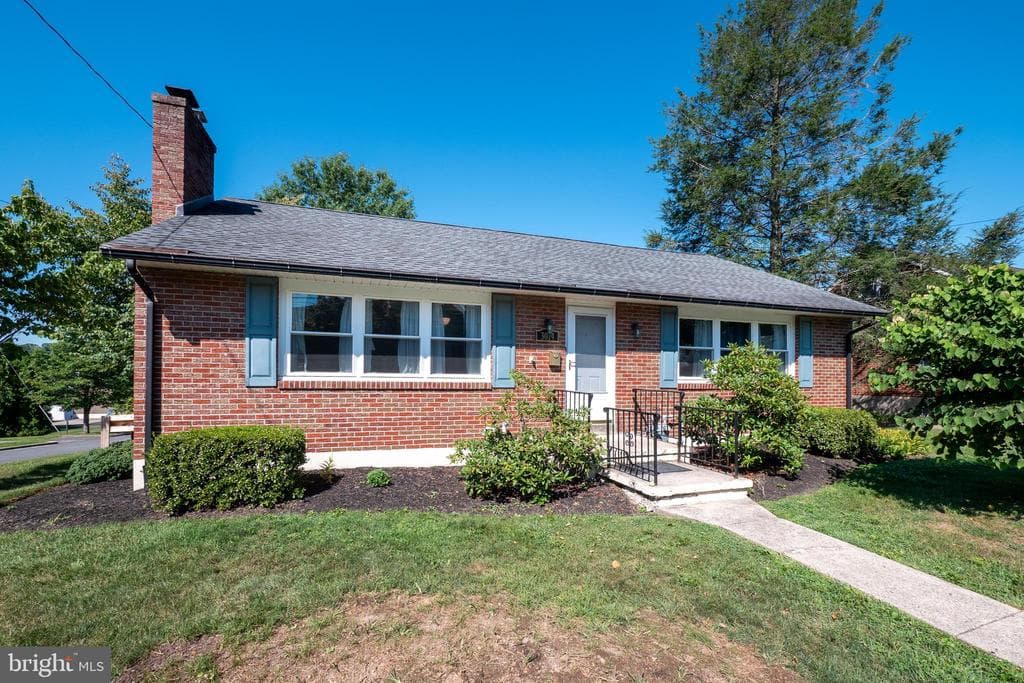 3014 Marion Street photo 1