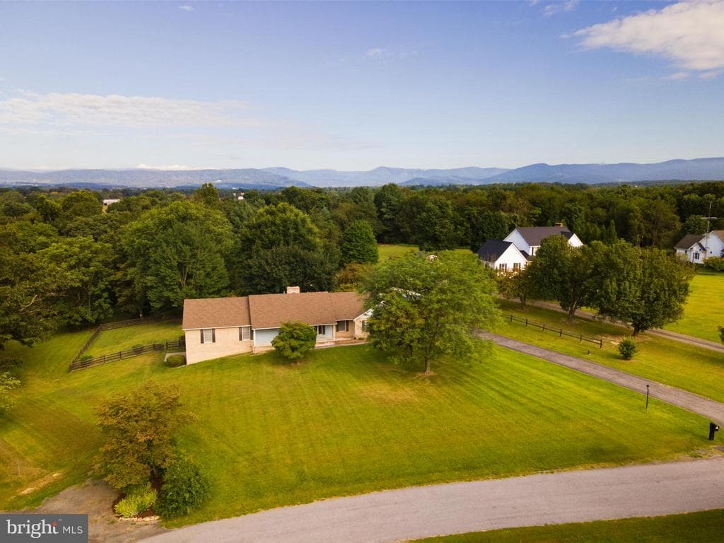 450 Hillcrest Road photo 1