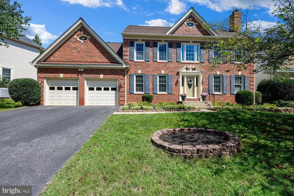 119 Englefield Drive photo 1