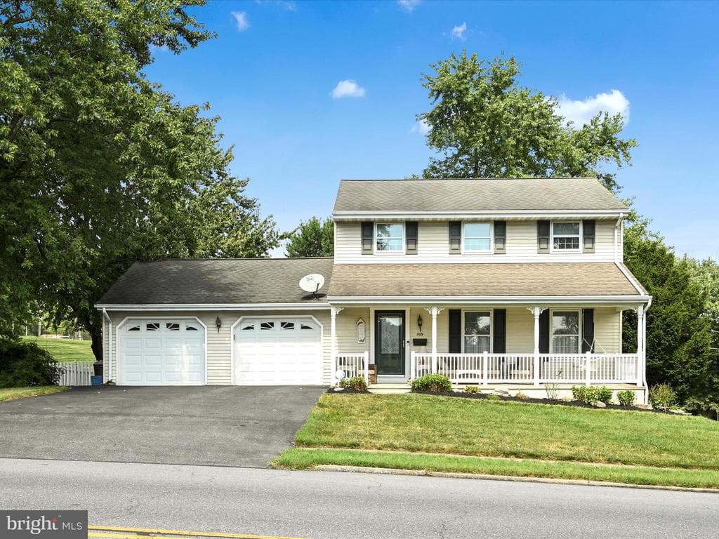 599 N Holly Street photo 1