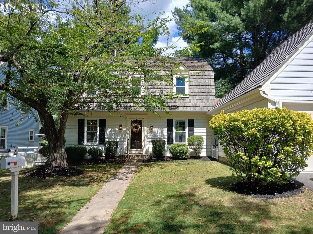 210 Fairgrove Circle photo 1