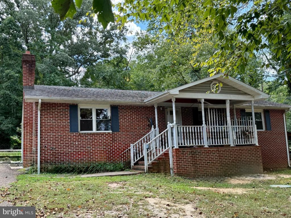 19 Perkins Lane photo 1