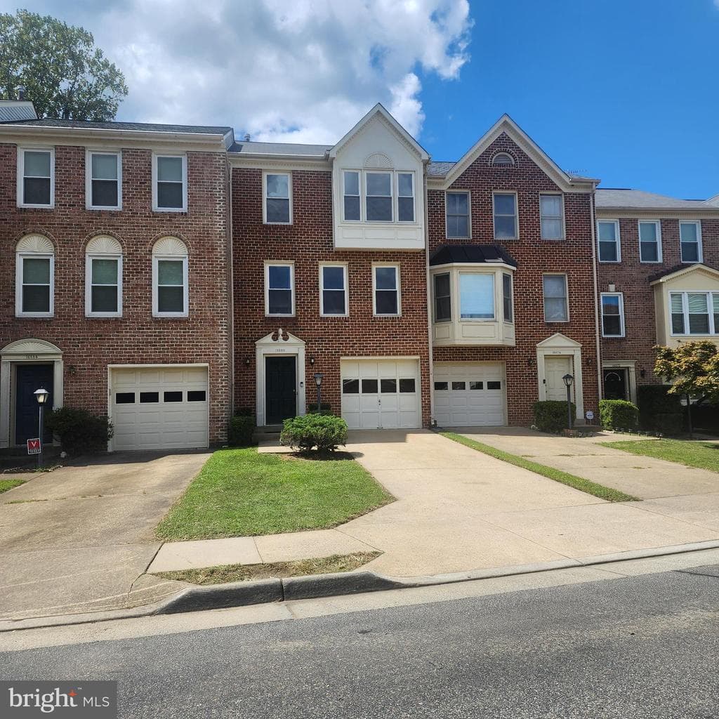16880 Winston Lane photo 1