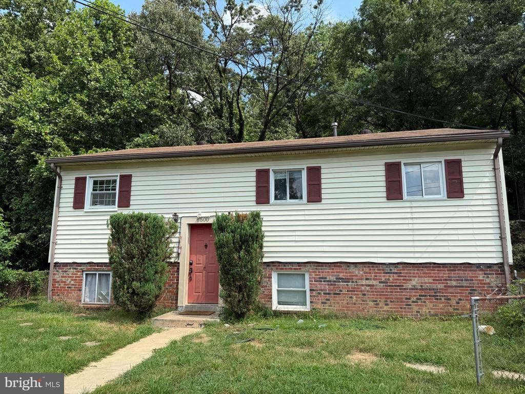 6500 Hillwood Drive photo 1