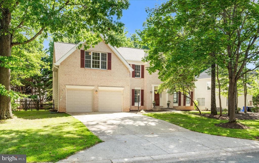 8020 Lions Crest Way photo 1