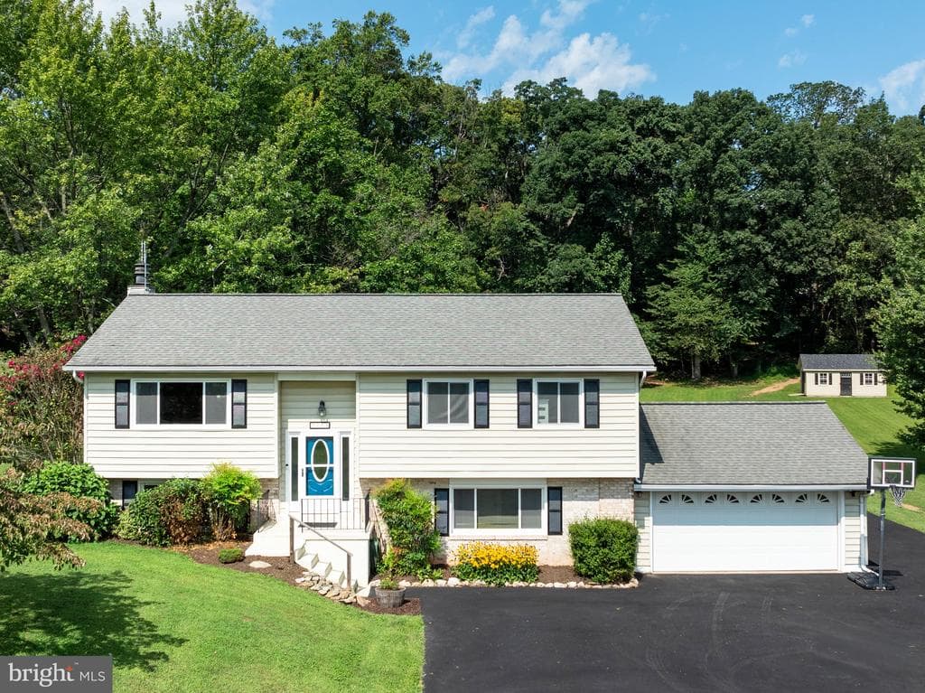 2715 Mystic Woods Court photo 1