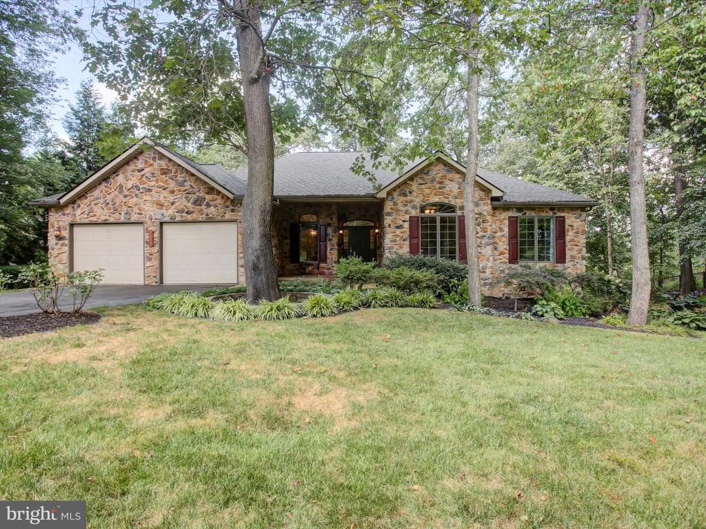2628 Castlegreen Drive photo 1