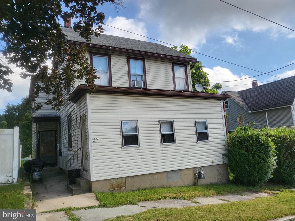 25 E 5th Street photo 1