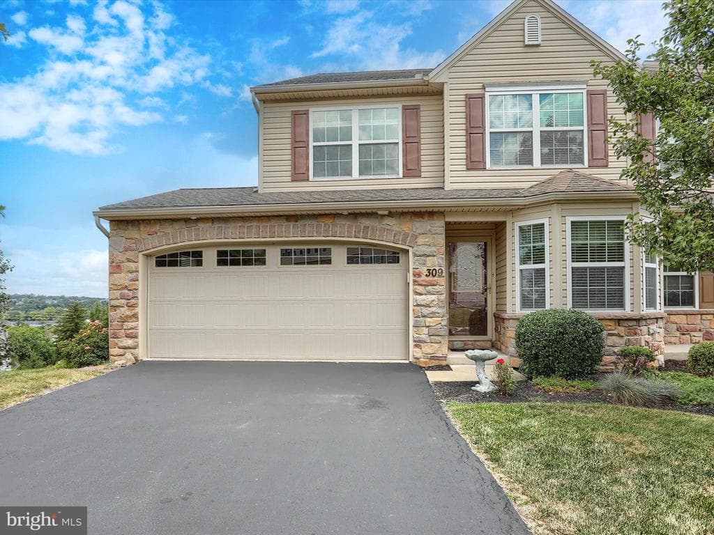 309 Stoneridge Court photo 1