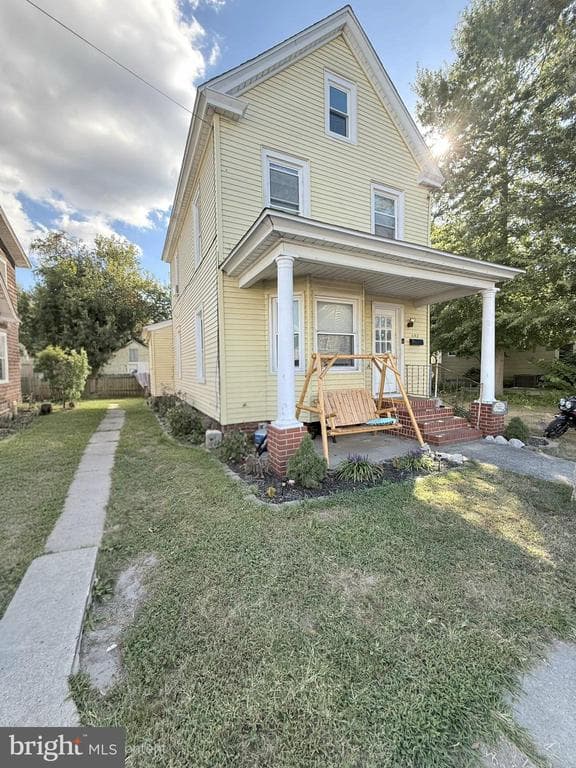 402 Robbins Street photo 1