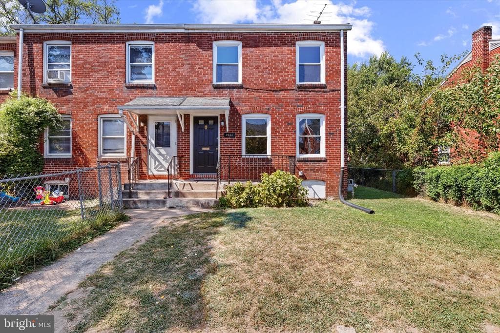 2644 Waldo Street photo 1