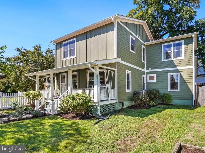 302 S Barton Street photo 1