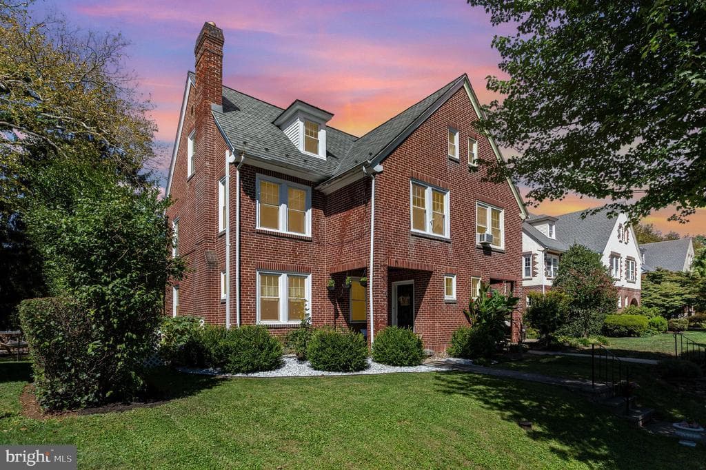 1433 Delaware Avenue photo 1